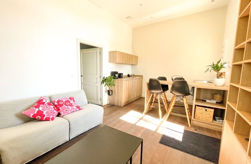 Castries Apartment | Large Mas in a natural area, Splendid apartment "Au Vert