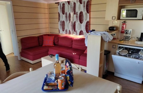 Gastes House | Large mobile homes sleeping 8 with air conditioning in a holiday village