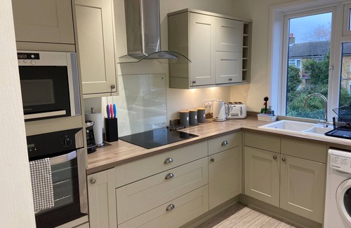 Netley Apartment | Large modern 2 Bedroom Apartment with Sofa Bed