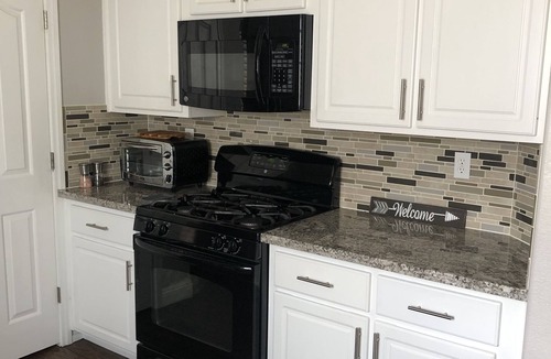 Las Vegas House | Large modern 2 story house with first floor master suite.