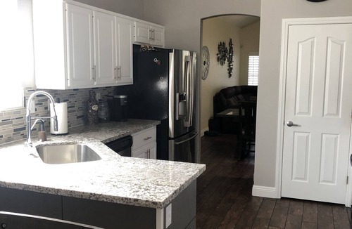 Las Vegas House | Large modern 2 story house with first floor master suite.