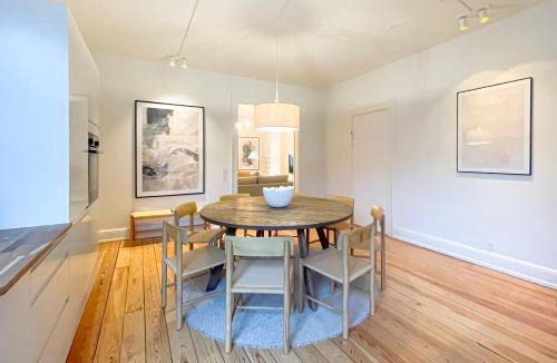 København V Apartment | Large & Modern 4 Bedroom Apartment