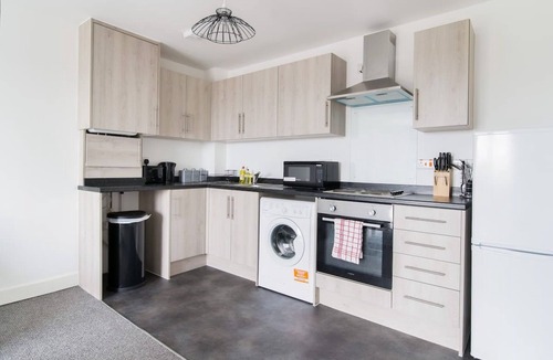 George Green Apartment | Large&Modern Apartment*Fast Wifi*Free Parking*