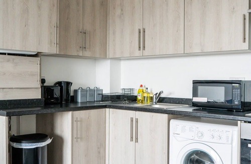 George Green Apartment | Large&Modern Apartment*Fast Wifi*Free Parking*