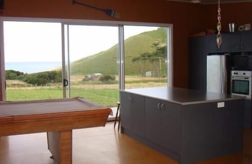 Porangahau House | Large Modern Beach Front House