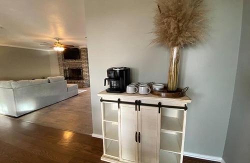 Amarillo House | Large Modern Family Home!