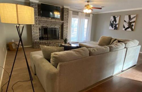 Amarillo House | Large Modern Family Home!