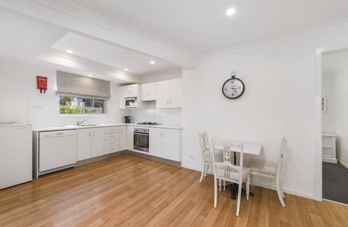 Crescent Head House | LARGE MODERN HOME, WATER VIEWS & CENTRAL LOCATION