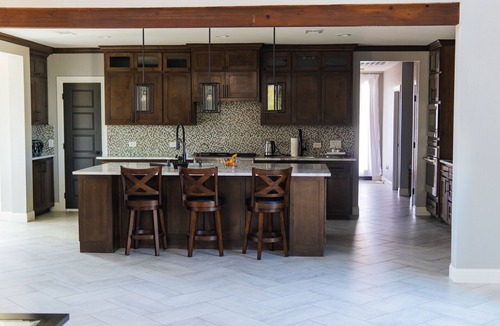 Alvarado Villa | Large Modern home nestled in Alvarado! Hot Tub & Theater