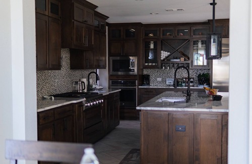 Alvarado Villa | Large Modern home nestled in Alvarado! Hot Tub & Theater