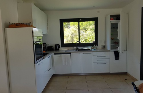 Cagnes-sur-Mer Villa | Large modern villa with swimming pool.