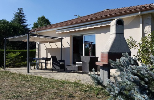 Beaune-les-Mines Villa | LARGE MODERN VILLA