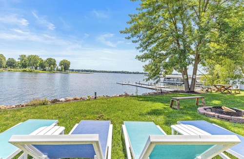 Lindstrom Cabin | Large Multi-generational lakefront Cabin|HUGE GAMEROOM☆