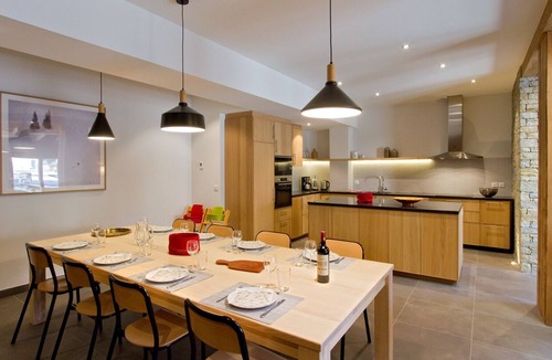 Mont-de-Lans Ski Chalet | Large new chalet in the center of Deux Alpes - indoor pool and sauna