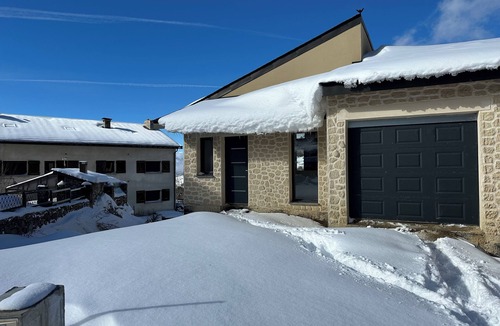 Egat Ski Chalet | Large new Égat chalet with south-facing terrace
