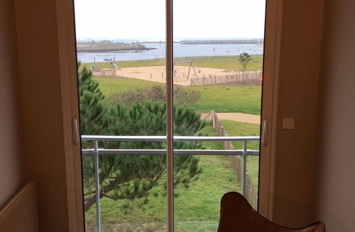 Saint-Guenole Apartment | Large new studio sea view