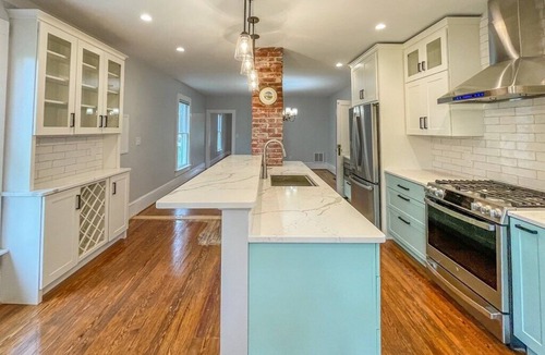 Cape Charles House | Large newly renovated Cape Victorian 5 blocks from the beach, sleeps 12