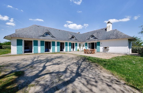 Saint-Pabu Ski Chalet | Large oceanfront house with garden for 12