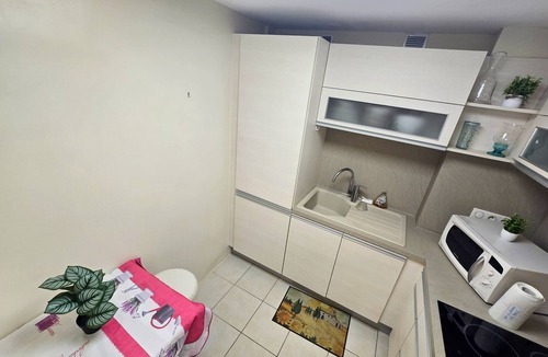 Greoux-les-Bains Apartment | Large one-bedroom apartment - 2 people - elevator - terrace - parking