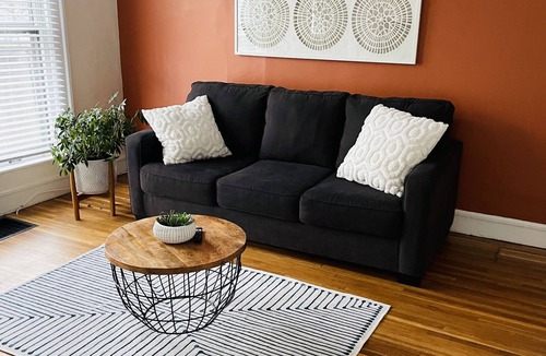 Medina Apartment | Large One Bedroom Downstairs - with laundry