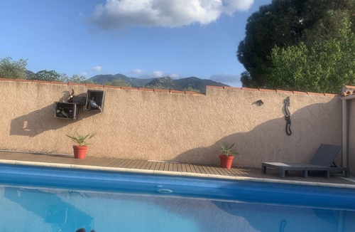 Saint-Andre Apartment | Large one roomed cottage close to Mediterranean with pool