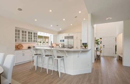 Arlington House | Large Open Home on Golf Course with Chef's Kitchen