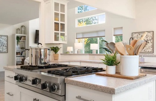 Arlington House | Large Open Home on Golf Course with Chef's Kitchen