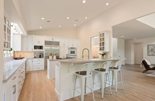 Arlington House | Large Open Home on Golf Course with Chef's Kitchen