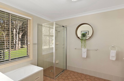 Tumbi Umbi House | Large open spaces on Acres