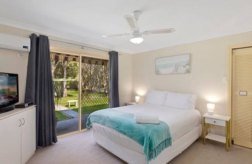 Tumbi Umbi House | Large open spaces on Acres