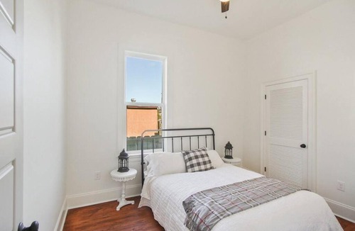 Faubourg Delassize Villa | Large Orleans Villa