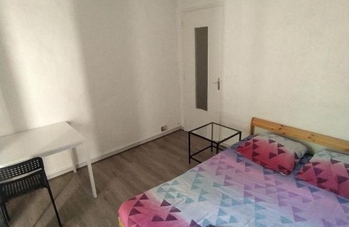 Aiguelongue House | Large Peaceful Room