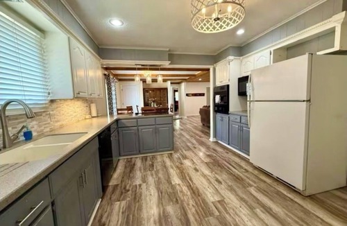 Jenkins House | Large pet friendly country home