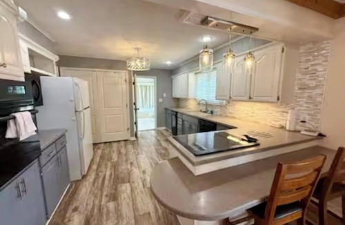 Jenkins House | Large pet friendly country home