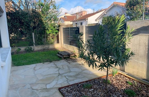 Pont des Demoiselles-Montaudran-La Terrasse House | Large, pleasant house with garden close to town center and shops