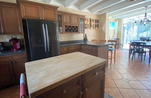 Belle Vista House | Large Pool Home 15 min Walk to the Beach, Close to Everything