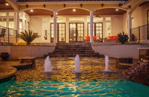 Wetmore House | Large pool+Hot Tub+ Perfect for Large Groups