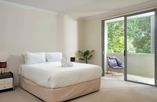 Warrawee Apartment | Large Premium 2 Bd Apt with Views | Balcony Dining