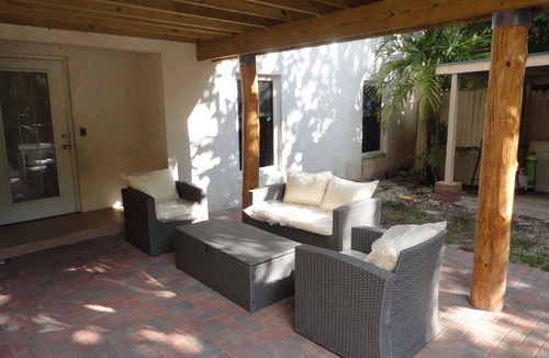 River Run House | LARGE Private Guest House on Waterfront Estate - Kayak+Bike+Fish+Outdoor Lounge