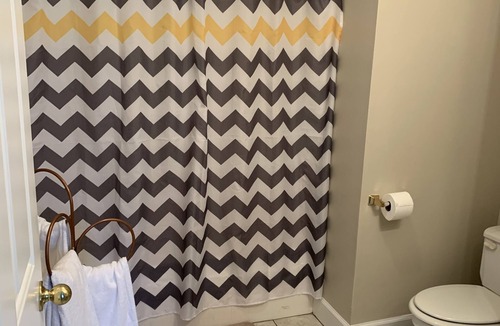 Cullman House | Large Private Room & Bathroom