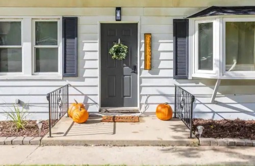 Lockport Apartment | Large Private Studio Apartment