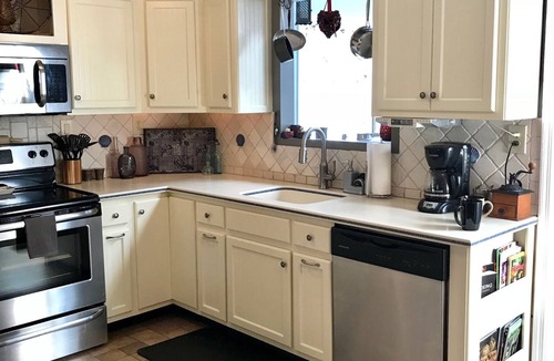 Geyser Crest House | Large Private Yard W/Pool mins to SPAC & Travers Weekend Currently Available