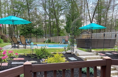 Geyser Crest House | Large Private Yard W/Pool mins to SPAC & Travers Weekend Currently Available