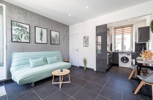Nice Apartment | Large & Quiet 1 Bdr at Nice Port