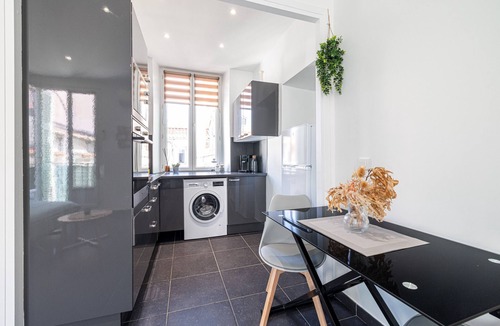 Nice Apartment | Large & Quiet 1 Bdr at Nice Port