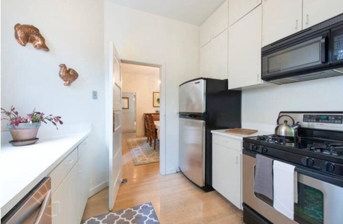 Russian Hill Apartment | LARGE Quintessential SF Russian Hill 2BR Apt