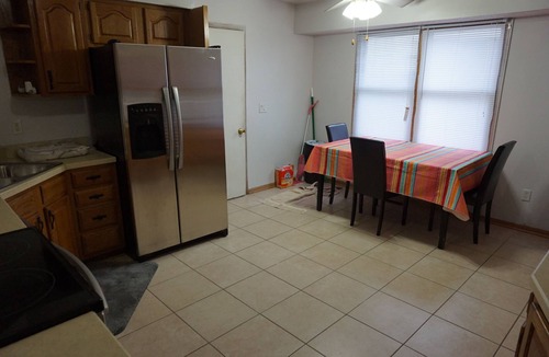 Urbandale House | Large Ranch Style Home with 6-7 bedrooms