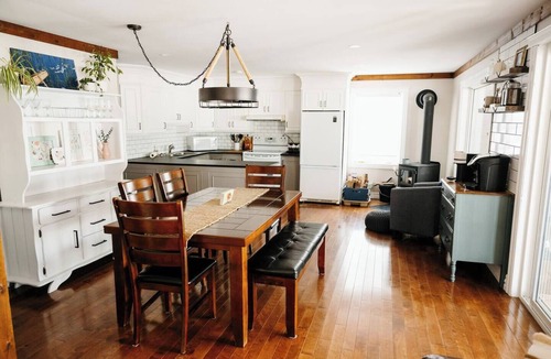 Chiasson Ski Chalet | Large renovated beachfront cottage