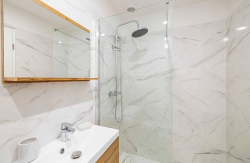 Prado - Republique Apartment | Large renovated studio - Bright - 1BR/4p