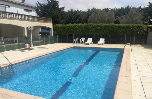 Saint-Jean-de-Vedas Villa | Large residence with private swimming pool 10X5, with wooded grounds